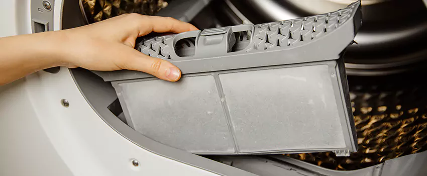 Signs Of A Clogged Dryer Lint Trap in Glasgow, Delaware
